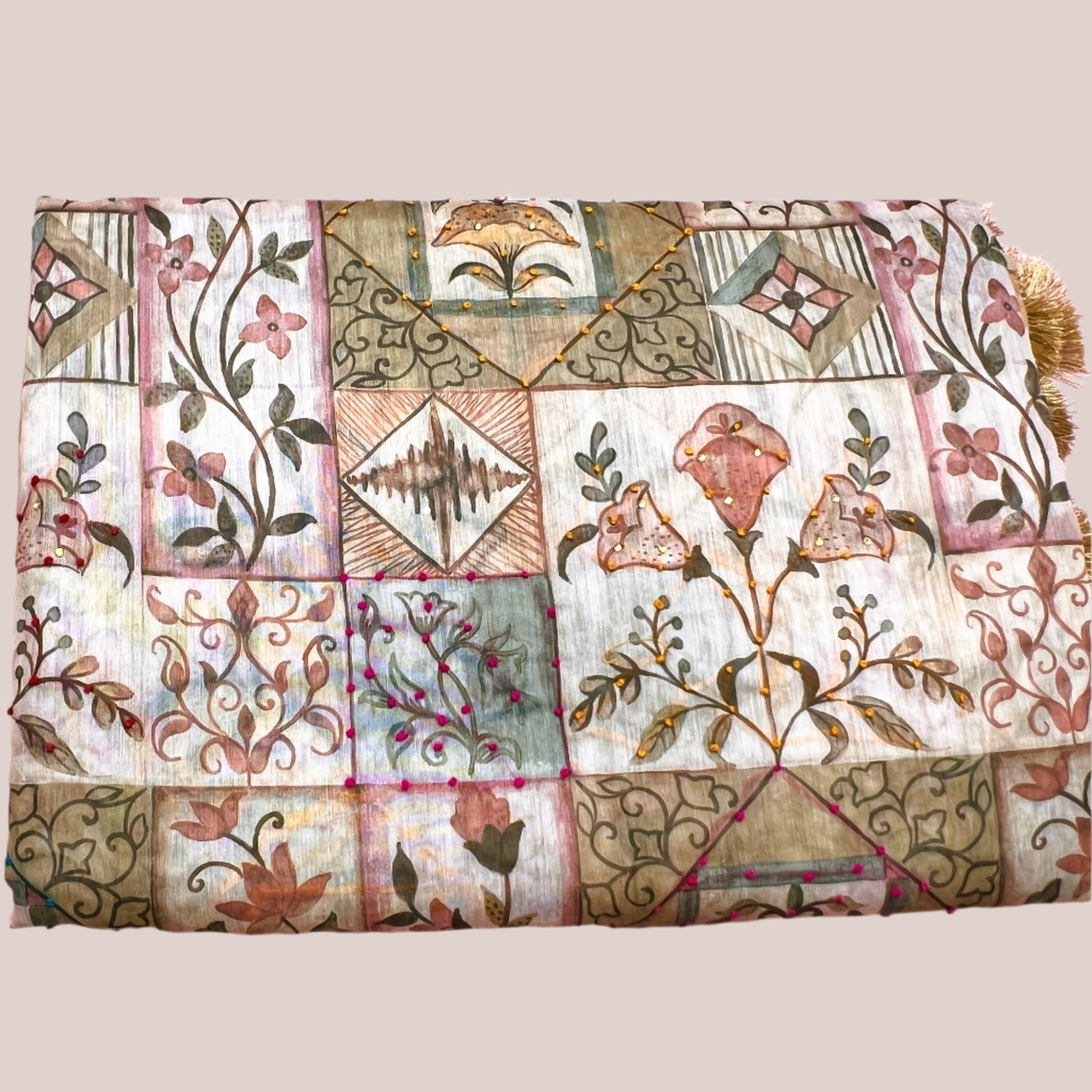 The TAJ Saree with floral and geometric pattern