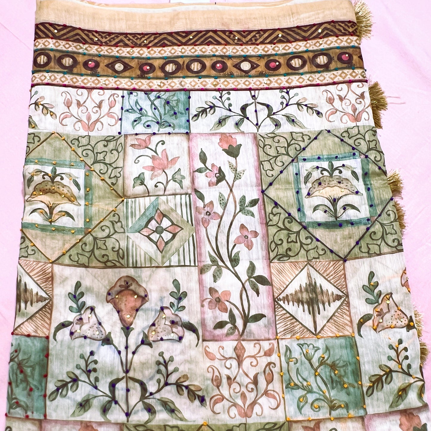 The TAJ Saree with floral and geometric pattern