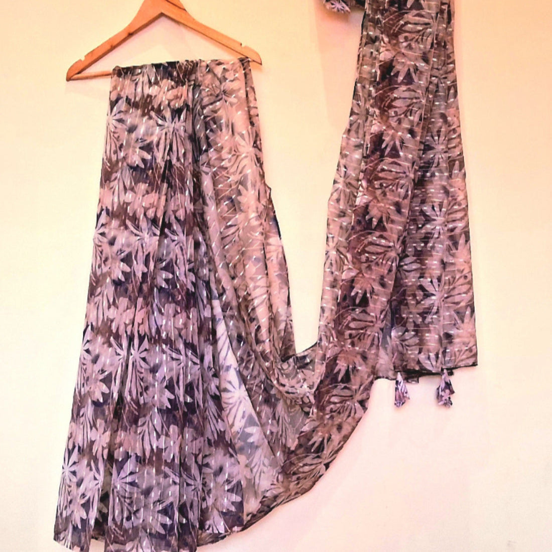Daisy Floral print Saree