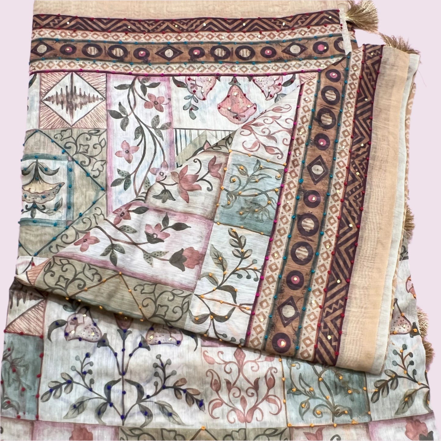The TAJ Saree with floral and geometric pattern